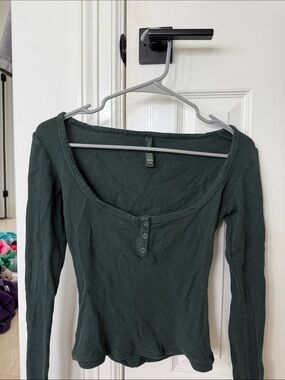 SKIMS Dark Green Ribbed Scoop-Neck Henley Long Sleeve Top
